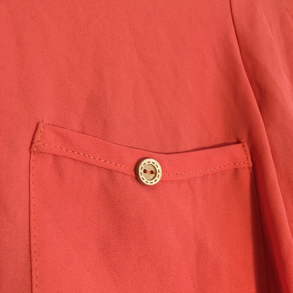 HP🎉 BRAND UNKNOWN coral 3/4 sleeve buttoned back - Picture 2 of 3