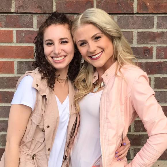 Meet your Posher, Nicole - Picture 1 of 1