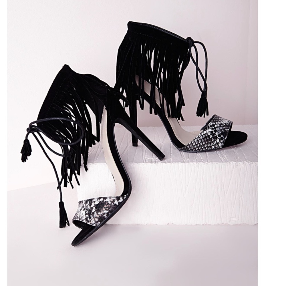 Black fringe heels - Picture 2 of 7