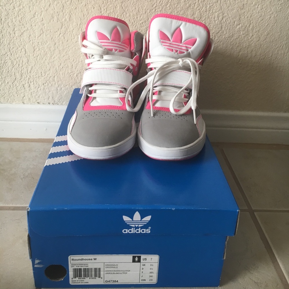 Adidas Roundhouse W Size 7
