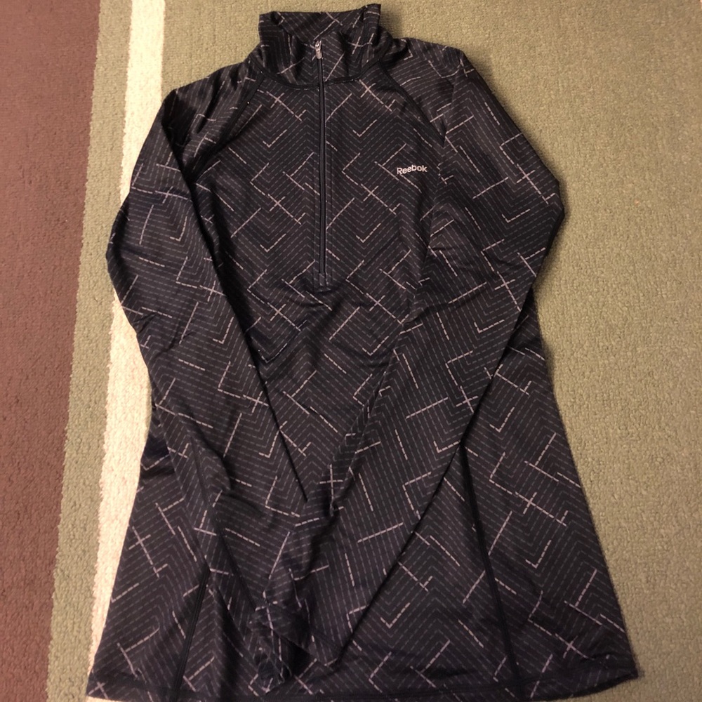 Reebok running top sz M. Great condition
