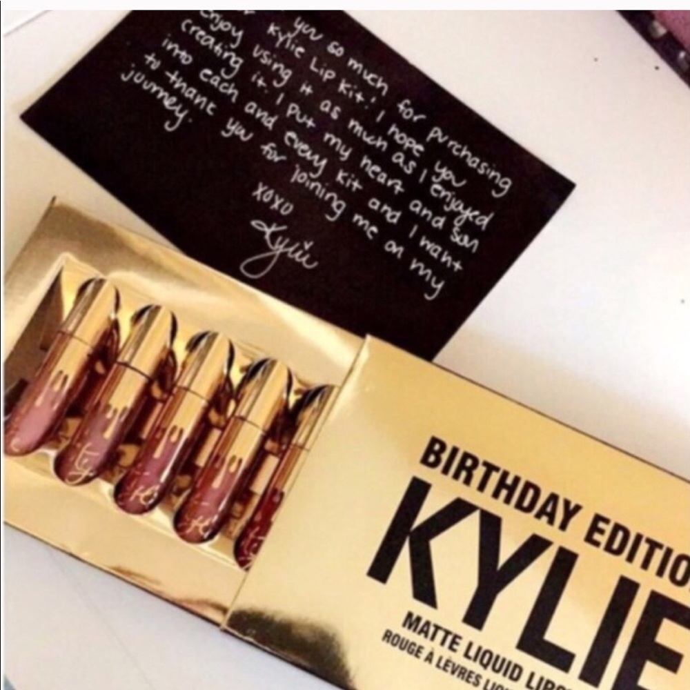 Kylie lipkit  💄