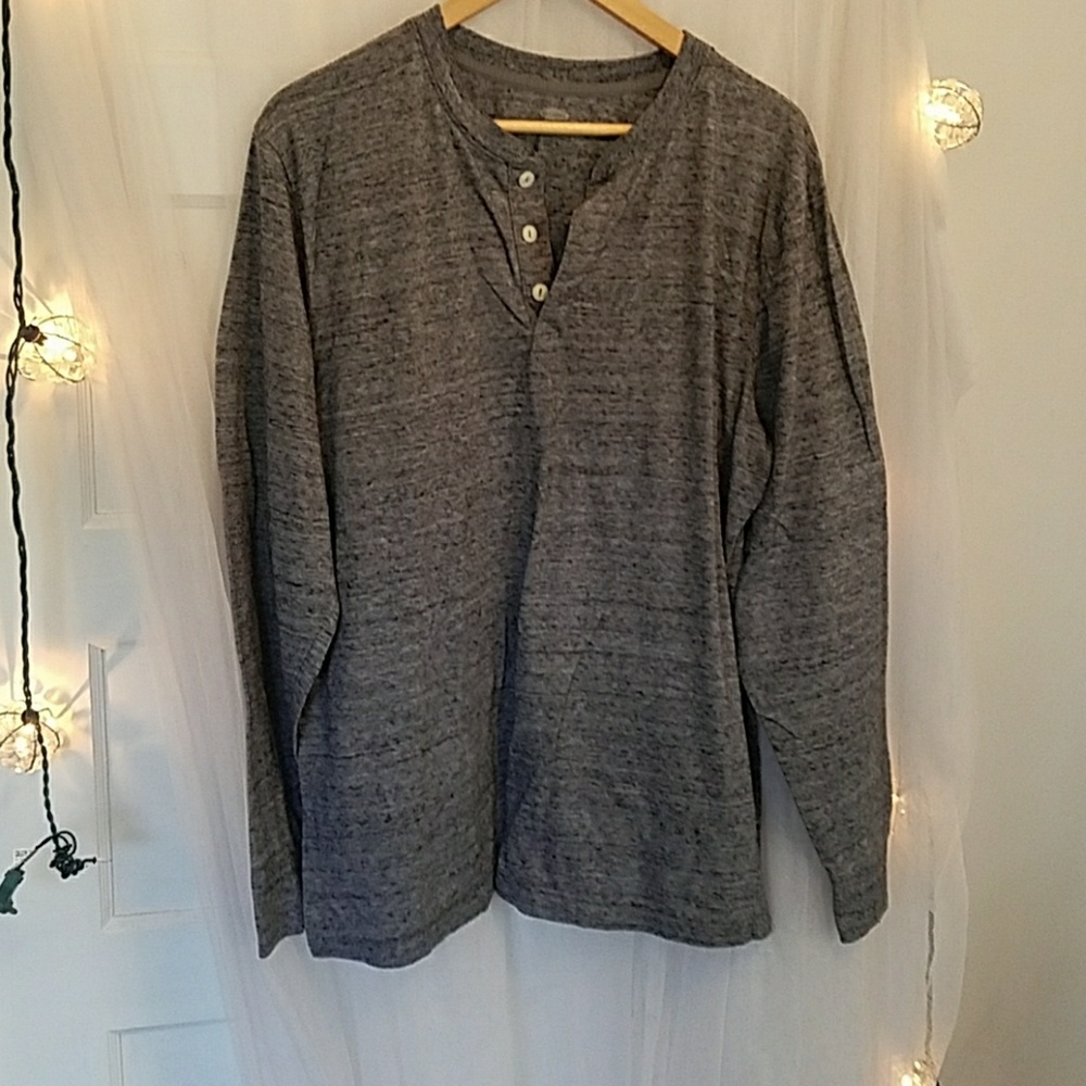 Men's Long Sleeve knit Shirt w 3 buttons