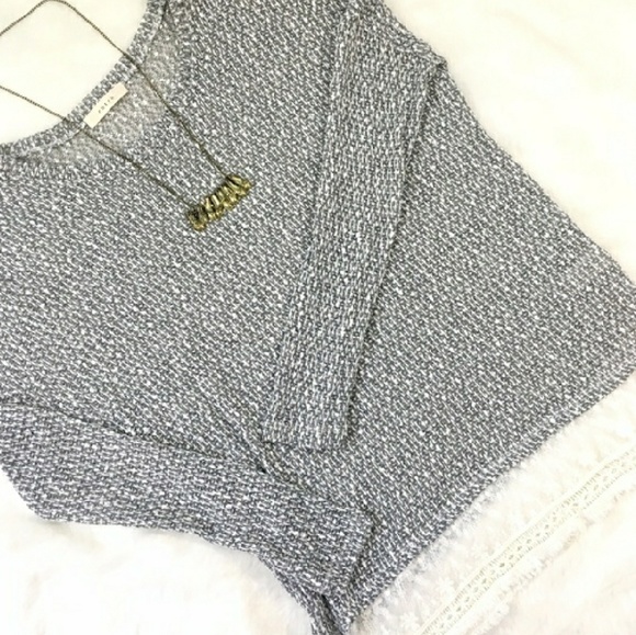 Entro Sweaters - Gray Loose Knit Tunic Sweater w/ Lace Hem Detail.