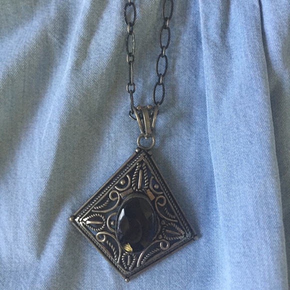 Vintage Style Necklaces - bundle of two - Picture 3 of 6
