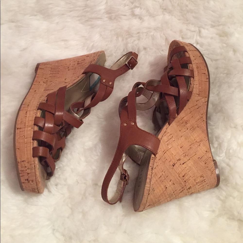 GUESS wedges
