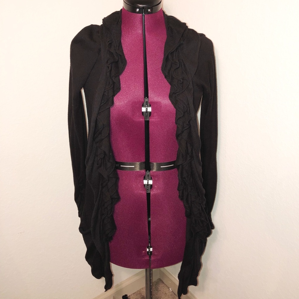 Chelsea & Theodore knit ruffle front open cardigan