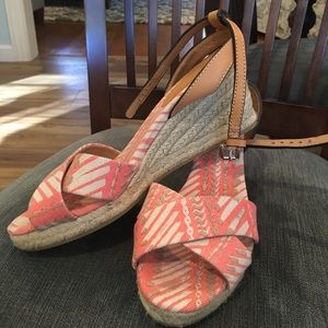 Coach peach/cream/brown wedge Sandals sz 7b