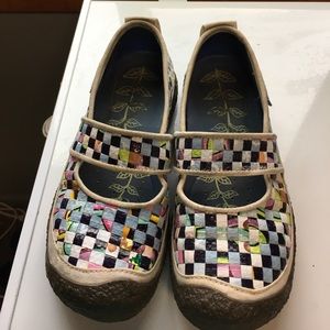 Keen slip on size 7