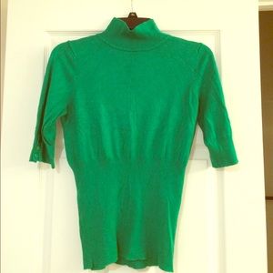 Green 3/4 sleeve sweater