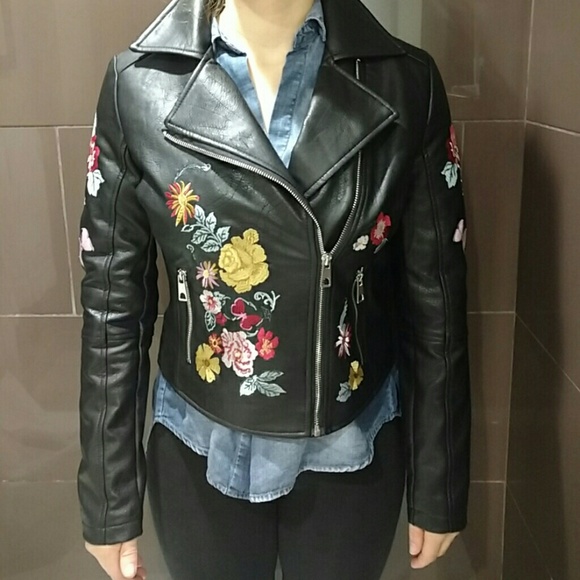 Romeo & Juliet Couture Jackets & Blazers - Floral embroidered med faux leather jacket