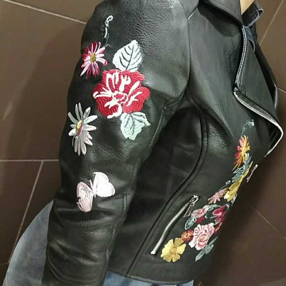 Floral embroidered med faux leather jacket - Picture 2 of 3