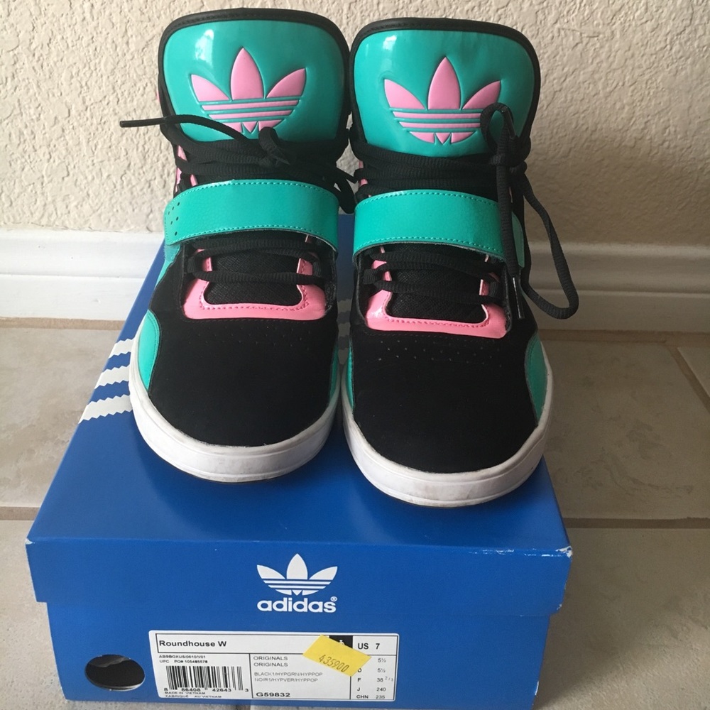 Adidas Roundhouse W Size 7 Sneakers