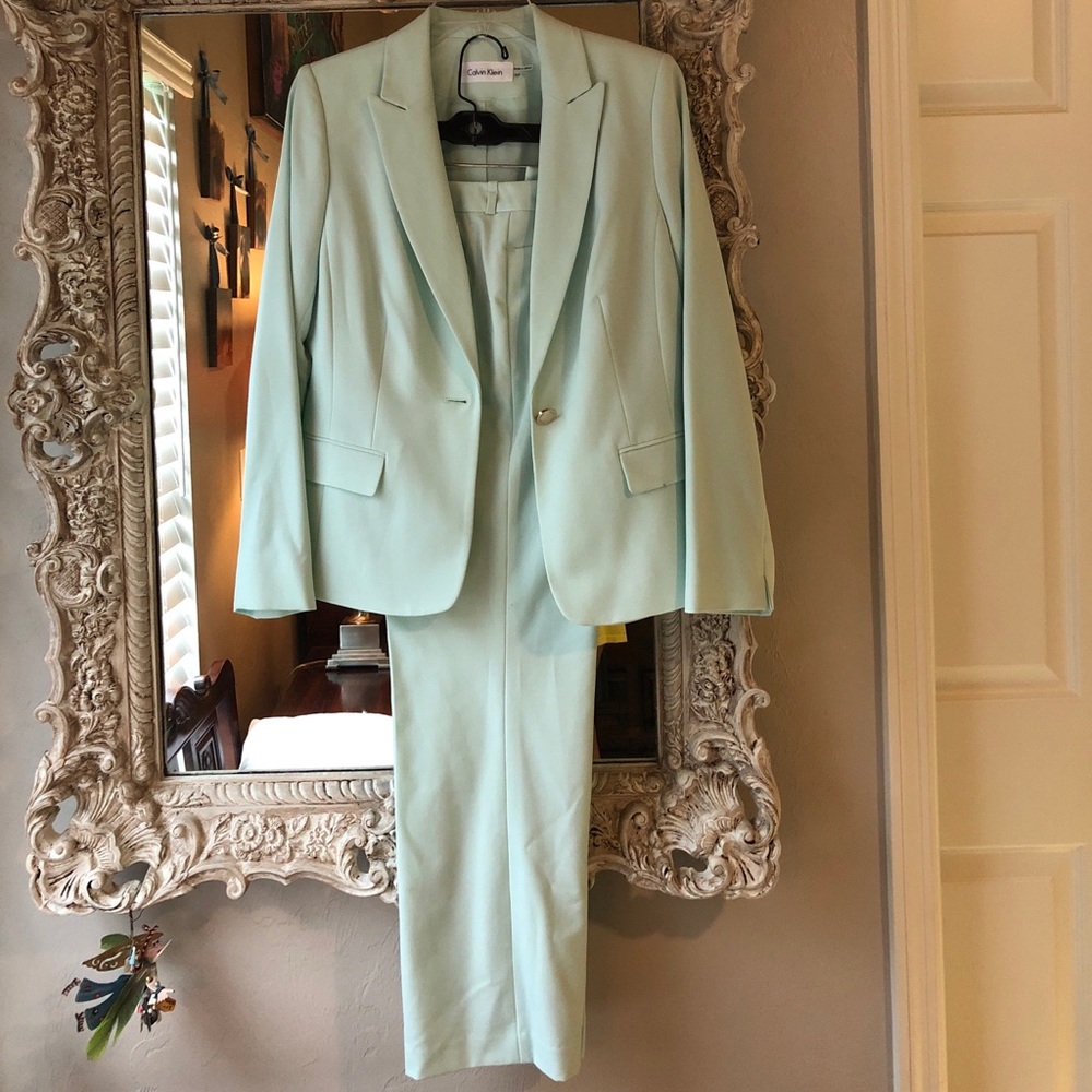 Calvin Klein two piece mint green suit NEW