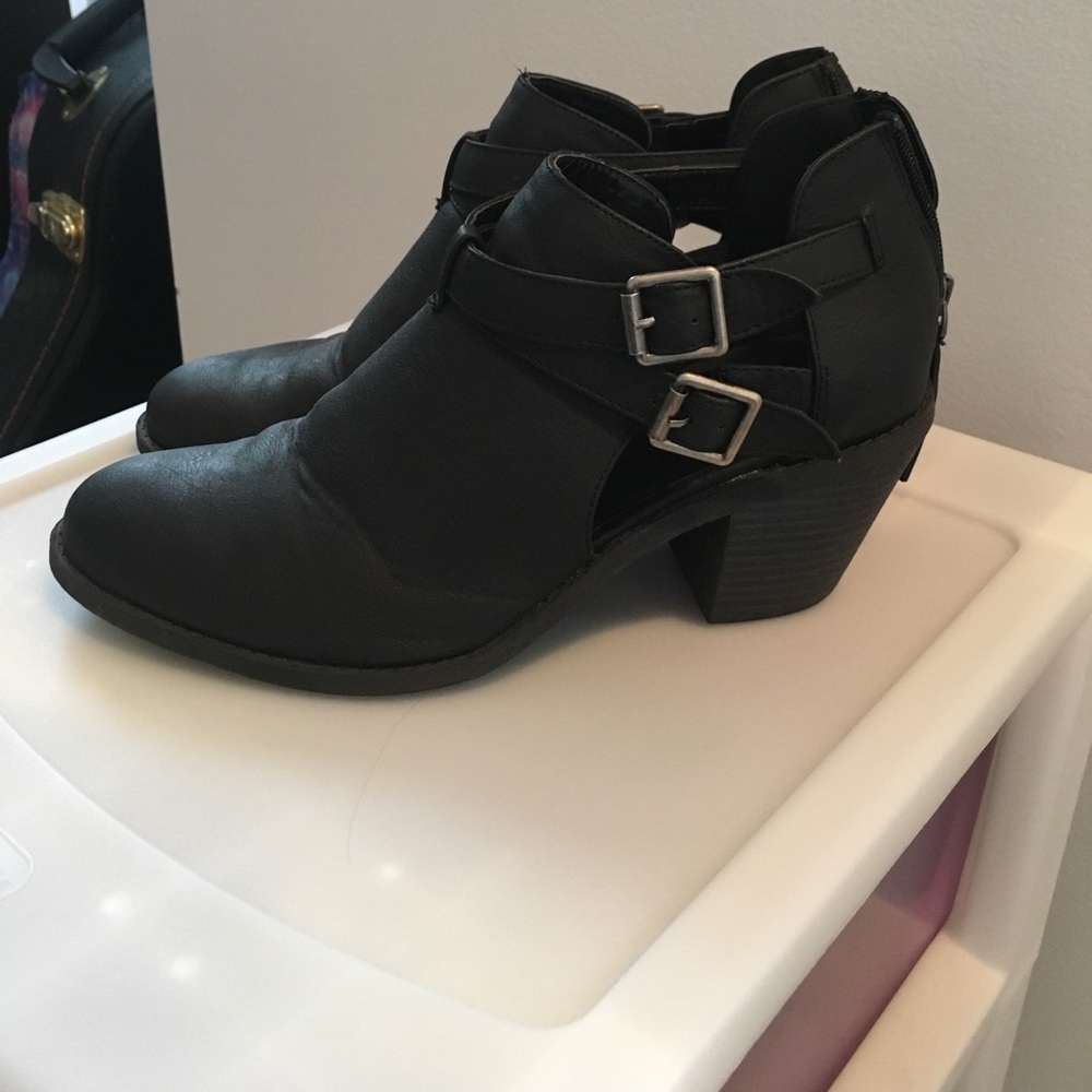 Ankle booties