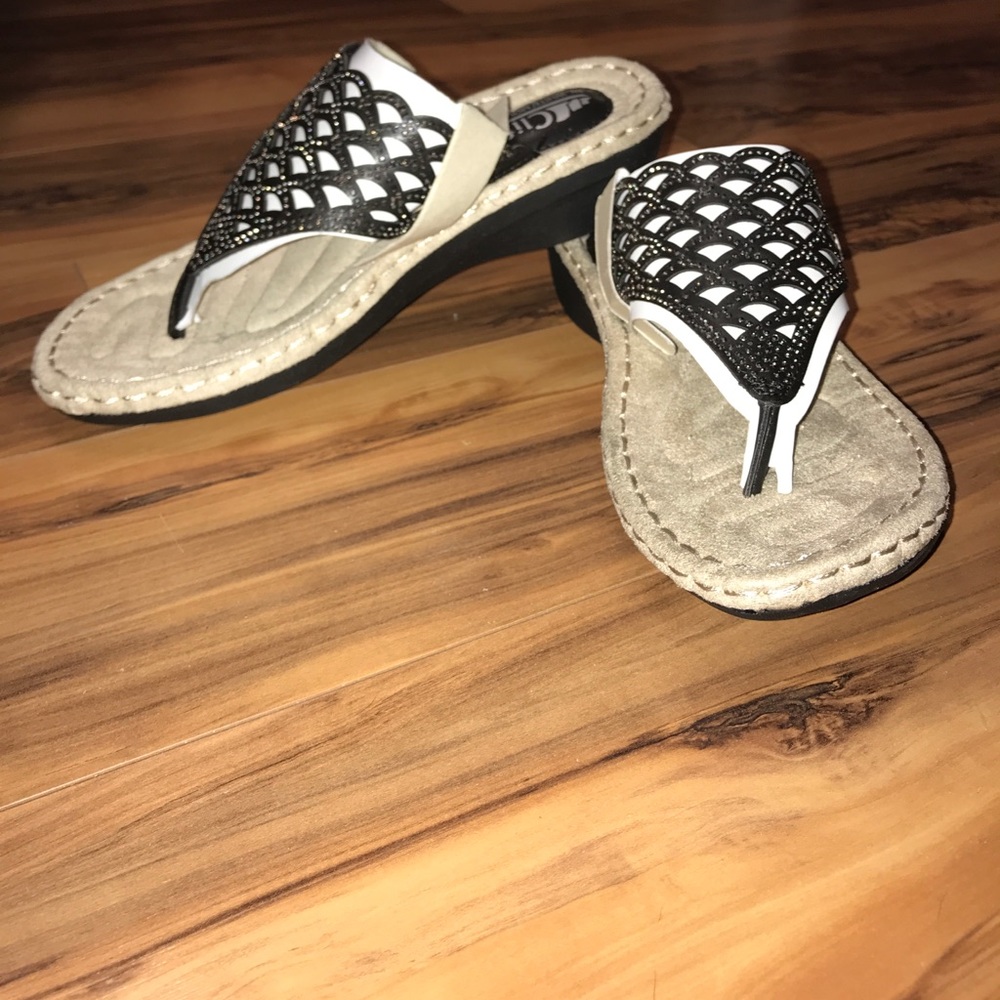 Cliffs by White Mountain