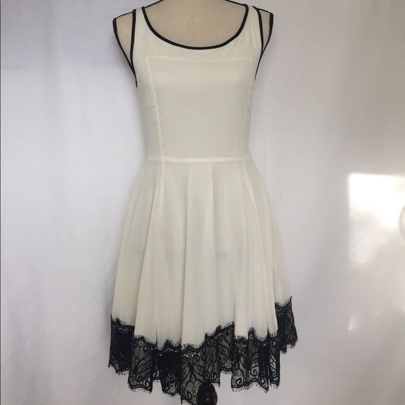 Express Dresses & Skirts - 🔴CLEARANCE EXPRESS Flare dress with lace hem