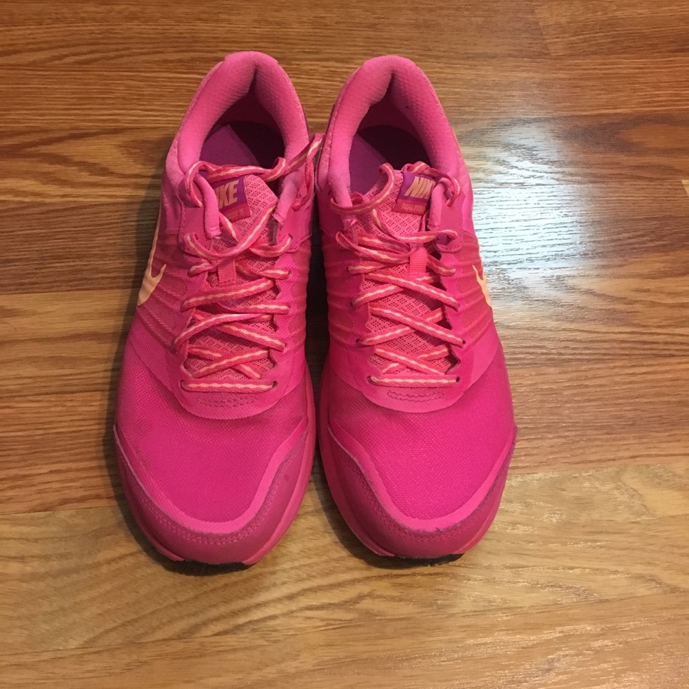 Nike Dual Fusion Sneakers !