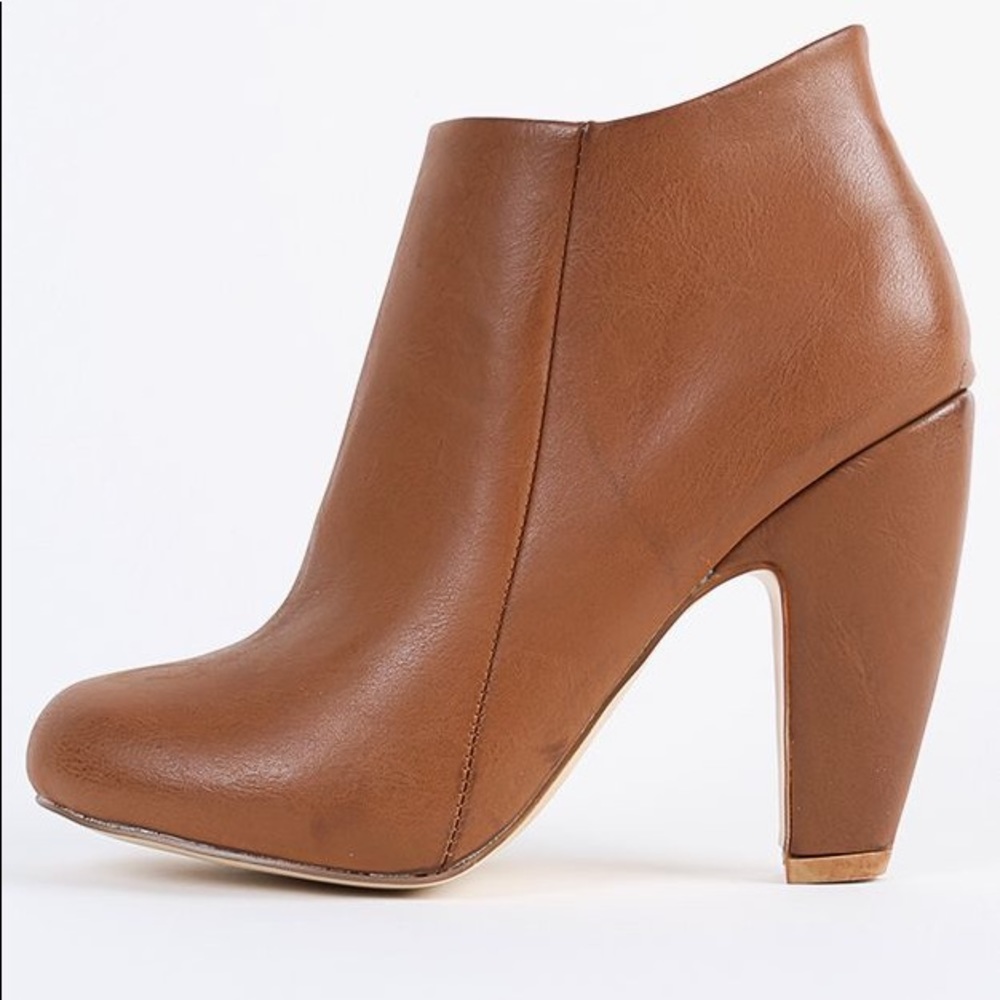 Bamboo Chunky Brown Booties sz 8