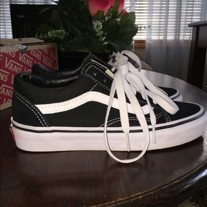 VANS OLD SKOOL NEVER USED