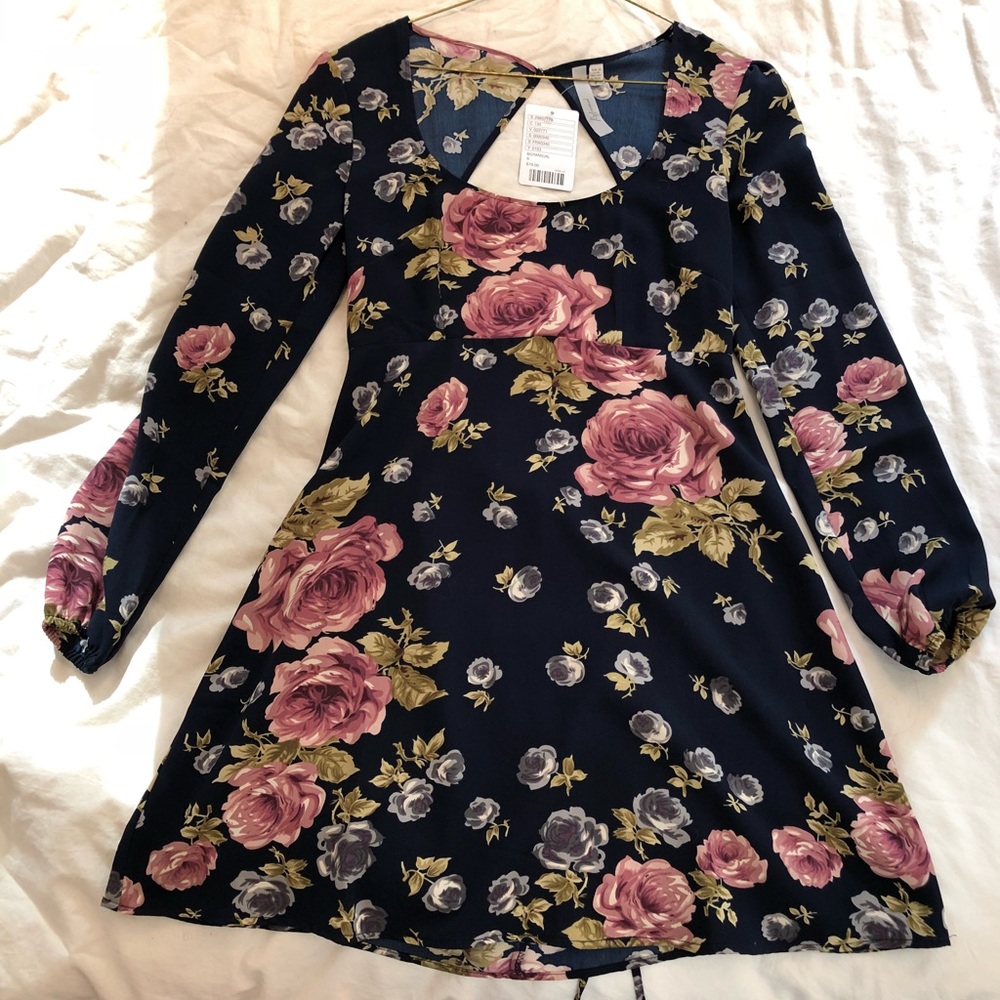NWT! Navy floral dress from urban outfitters!