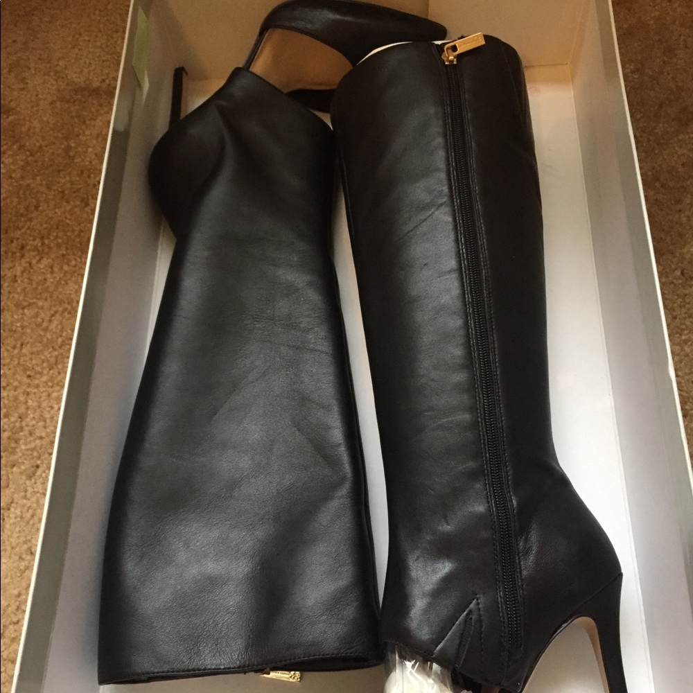 Size 8 Knee High Leather Heel