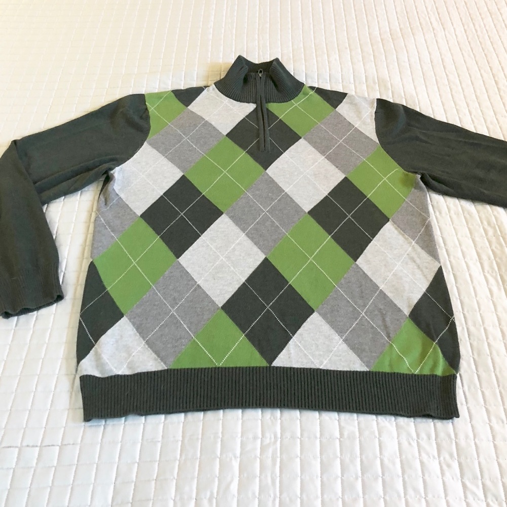 Men’s green argyle sweater