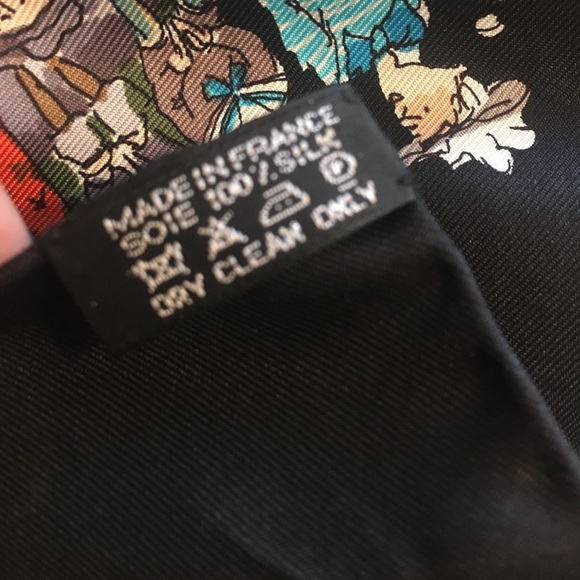 Hermes silk scarf. 34X34 - Picture 7 of 8