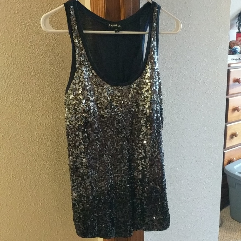 Sequin tank