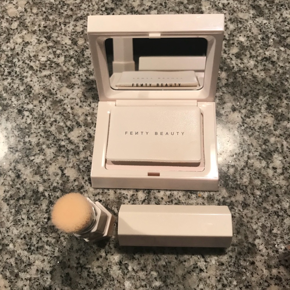 Fenty Beauty Invisimatte with Brush