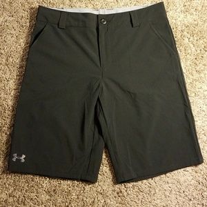 Under Armour Black Shorts - Youth Large