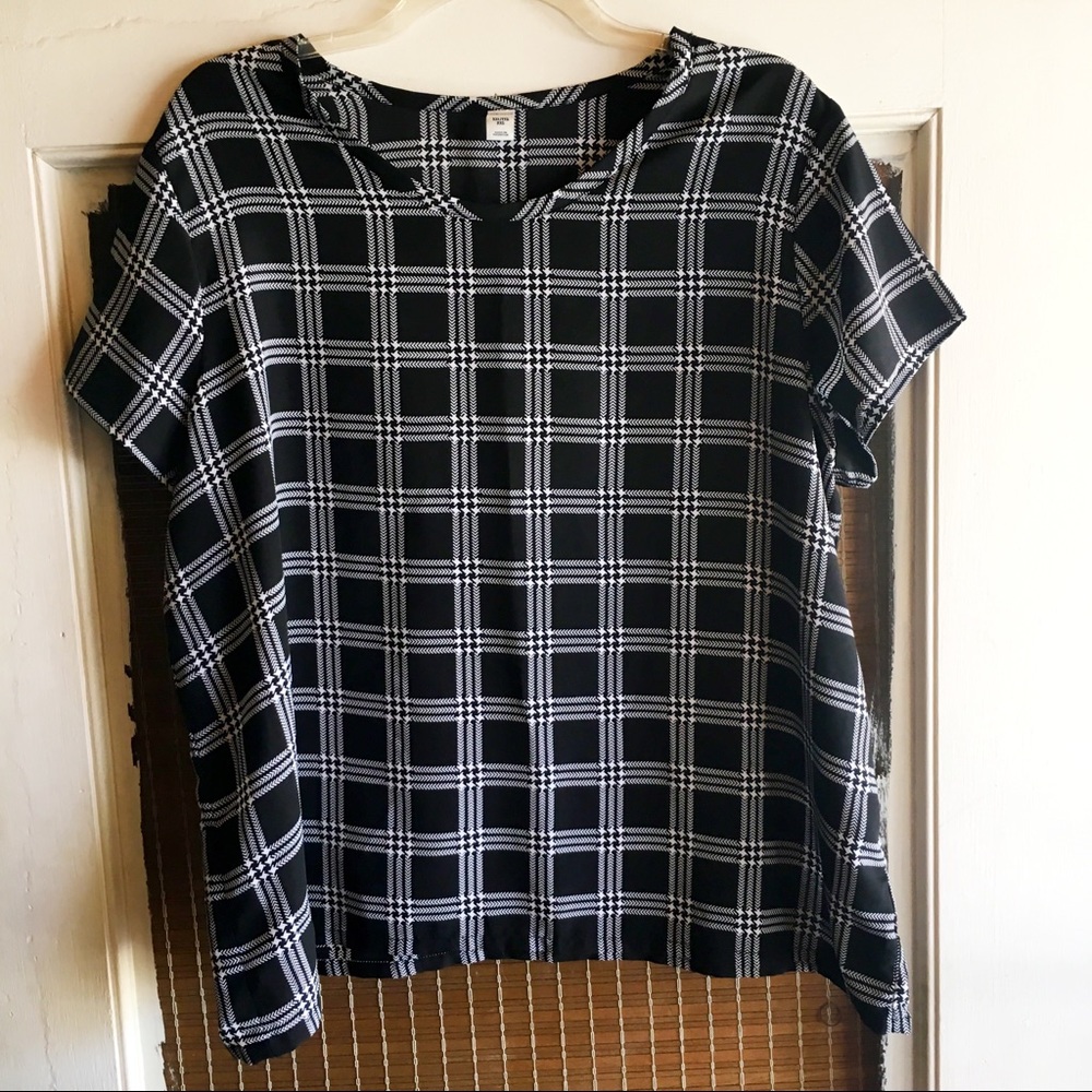 Black-and-white checked blouse