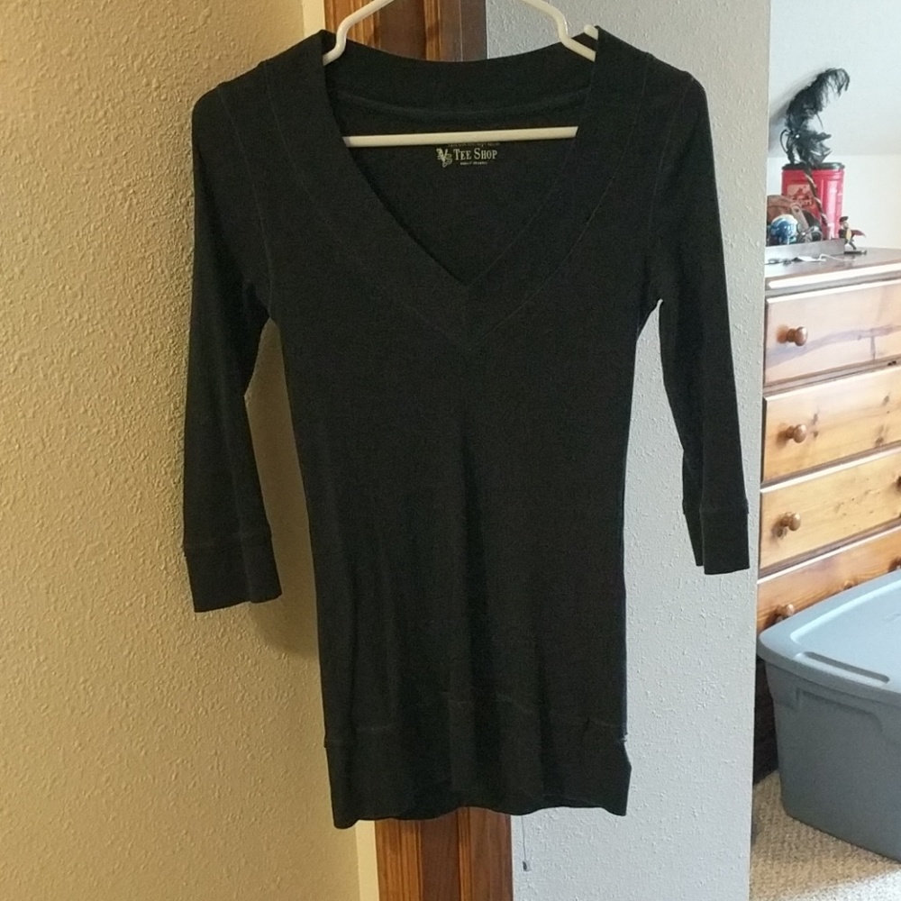 Navy blue 3/4 sleeve shirt
