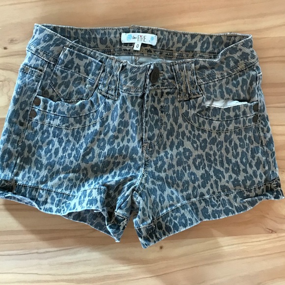 Cheetah Print Shorts - Picture 1 of 2