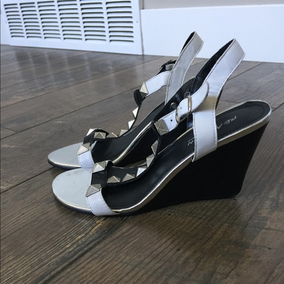 Kenneth Cole sandals - Picture 2 of 5