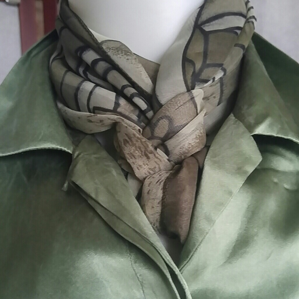 Scarf - Picture 3 of 9