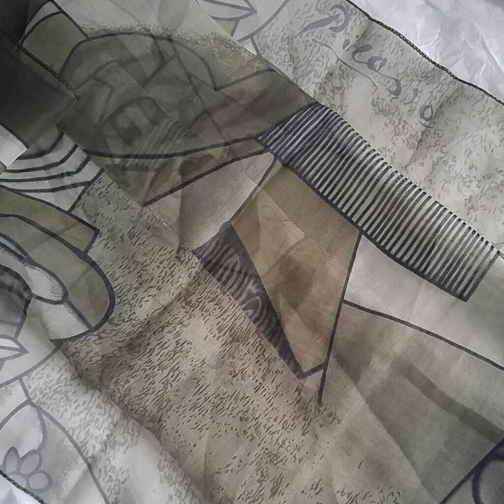Scarf - Picture 7 of 9