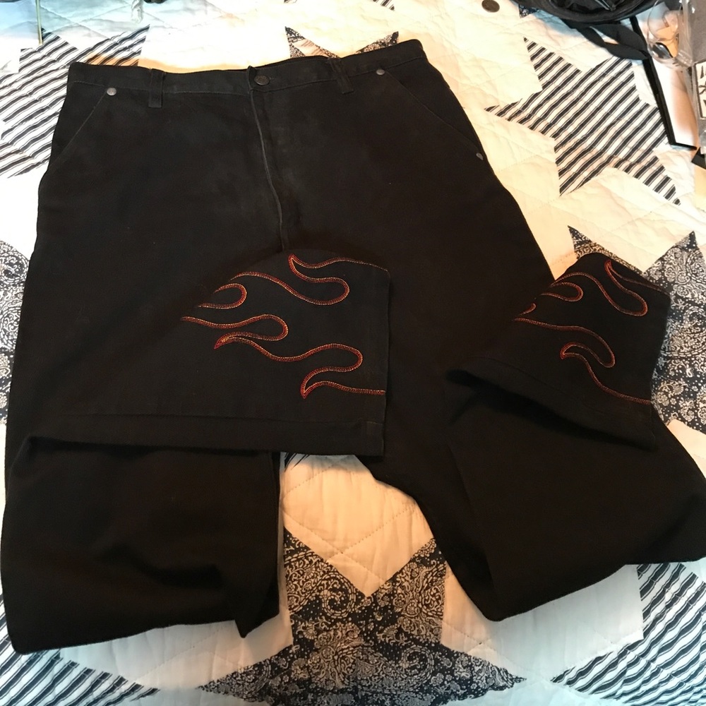 Black flame bottom classic fit jean