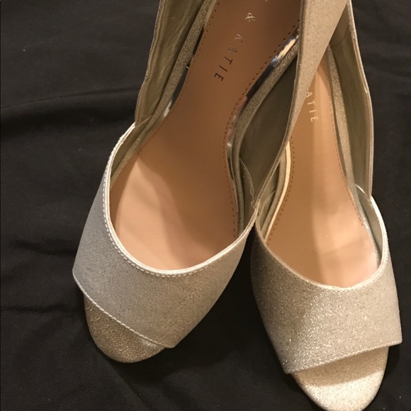 Kelly & Katie Shoes - 🔥🔥Kelly Katie Tibalt Silver Peep Toe Heels Shoes