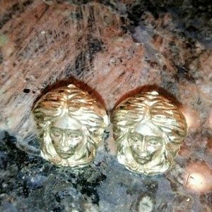 300$ Gold jesus piece earings