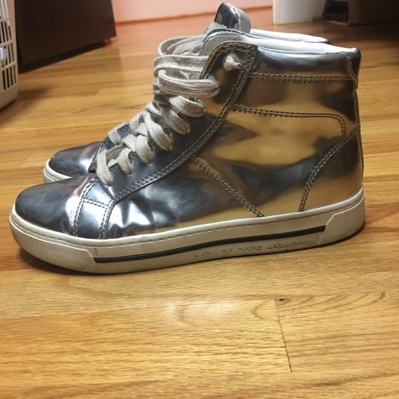 EDITOR'S PICK  |  MbyMJ metallic high tops - Picture 4 of 8
