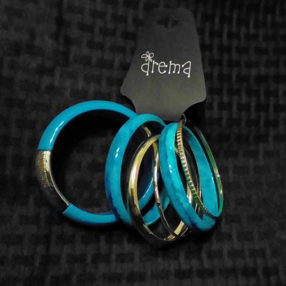 NWT Drema Turquoise/Gold Bracelets Set of 6