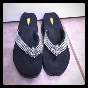 Rhinestone volatile flip flops