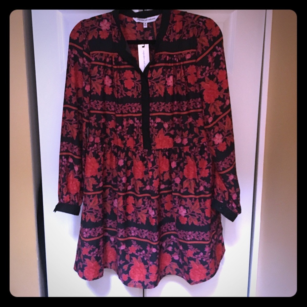 NWT Cupcakes and Cashmere floral dress