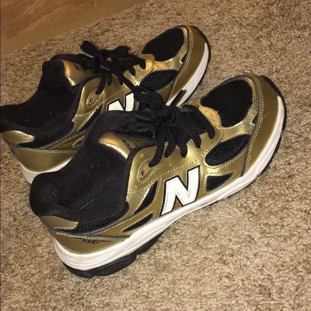 New balance , Gold & black! New condition