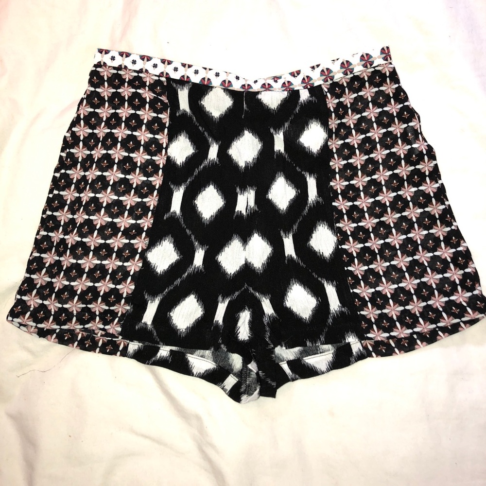 High wasted pattern shorts from LF! NWT!
