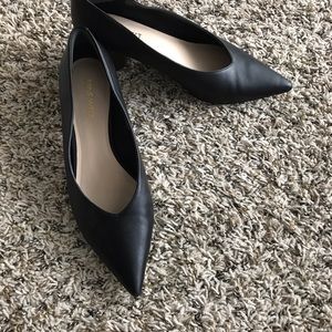 Nine West leather pointy toe pumps