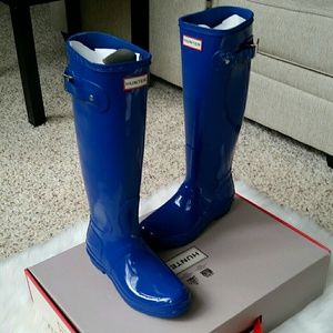 NWB Pretty Blue Classic Hunter Rain Boots
