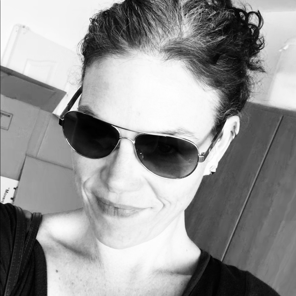 Meet your Posher, Monique