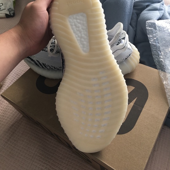 Yeezy 350 V2 Zebra
